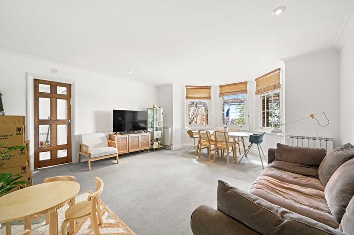 2 Bedroom Flat To Rent In Prince Arthur Road, London, NW3