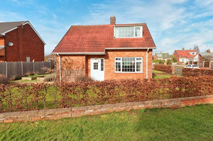 2 Bedroom Detached House For Sale In Fiskerton Road, Cherry Willingham, Lincoln, LN3
