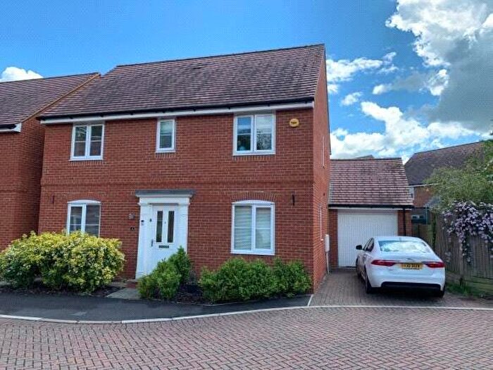 4 Bedroom Detached House To Rent In Roe Gardens, Three Mile Cross, Berkshire, RG7