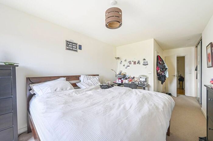 2 Bedroom Flat For Sale In Chi Building, Crowder Street, Shadwell, London, E1