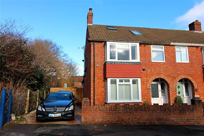 4 Bedroom End Terrace House For Sale In Wallisdean Avenue, Fareham, Hampshire, PO14