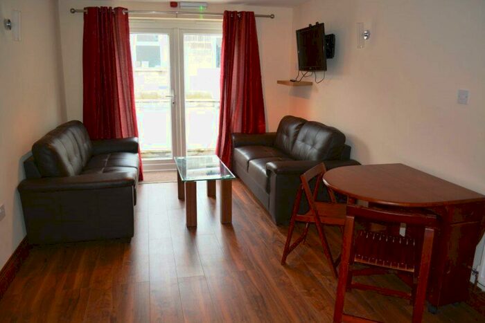 8 Bedroom Terraced House To Rent In Flora Street, Cathays, CF24