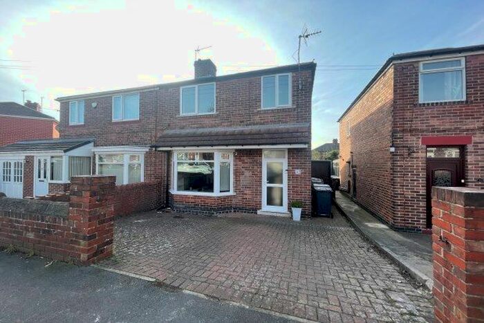 3 Bedroom Property To Rent In Birklands Avenue, Sheffield, S13