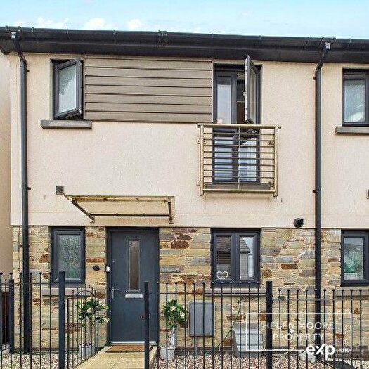 3 Bedroom Semi-Detached House For Sale In Halecombe Road, Plymouth, PL9