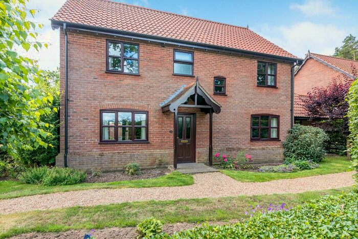 4 Bedroom Detached House For Sale In Woodfield Close, Shadingfield, Beccles, Suffolk, NR34