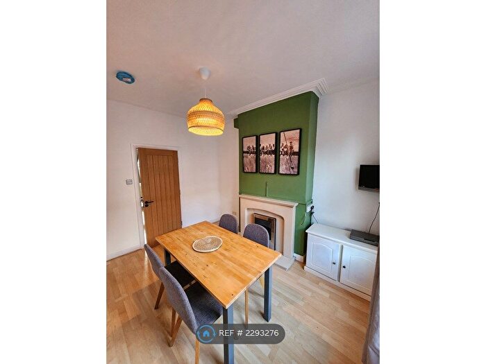 3 Bedroom Terraced House To Rent In Osborne Street, Salford, M6