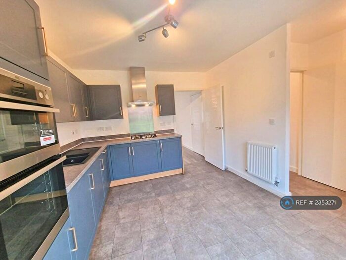 3 Bedroom Semi-Detached House To Rent In Par Street, Birmingham, B31