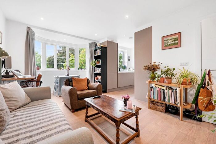 1 Bedroom Flat To Rent In Crouch End Hill, London, N8