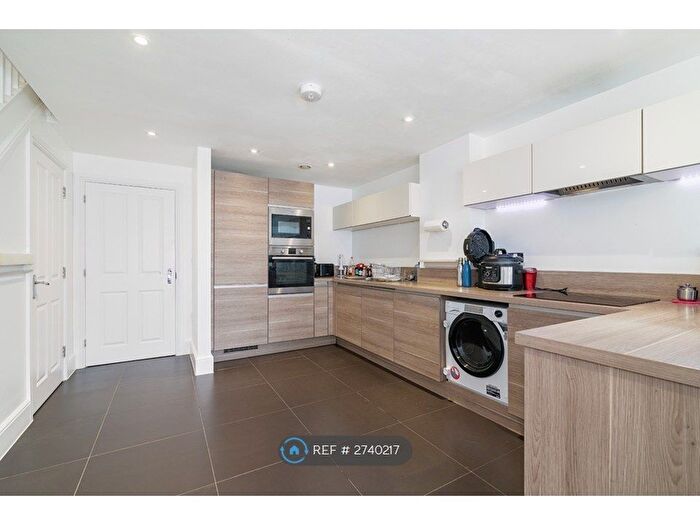 5 Bedroom Terraced House To Rent In St. Augustines Avenue, South Croydon, CR2