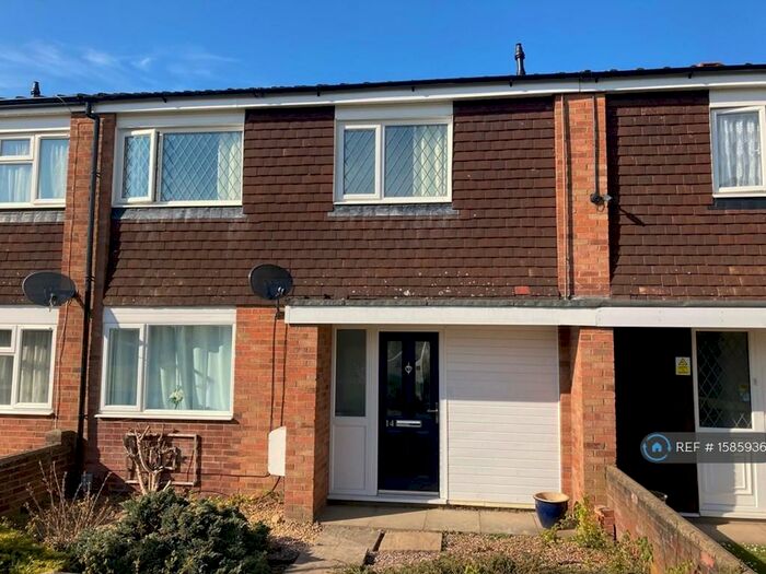 3 Bedroom Terraced House To Rent In Atholl Walk, Bedford, MK41
