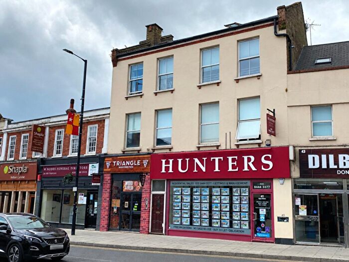 2 Bedroom Apartment For Sale In High Street, High Barnet, EN5