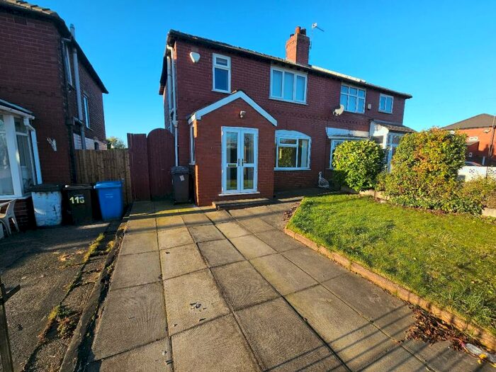 3 Bedroom Semi-Detached House To Rent In Bolton Road, Swinton, Manchester, M27