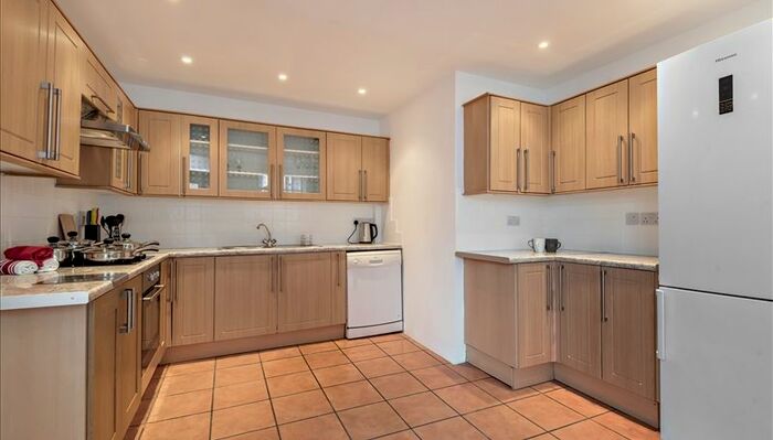 5 Bedroom Flat To Rent In Strathmore Court, London, NW8
