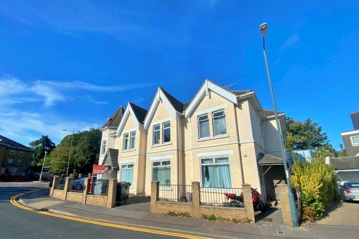 2 Bedroom Flat To Rent In Westbourne, BH4