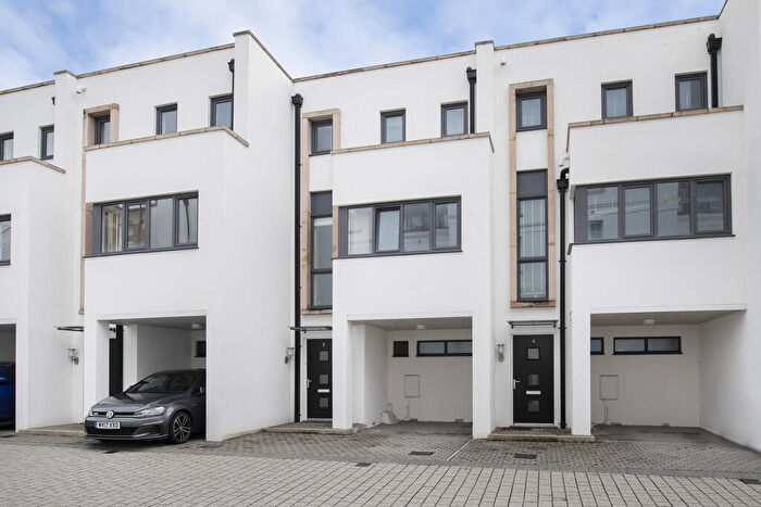 3 Bedroom Town House To Rent In Prince Regent Mews, Cheltenham, GL52