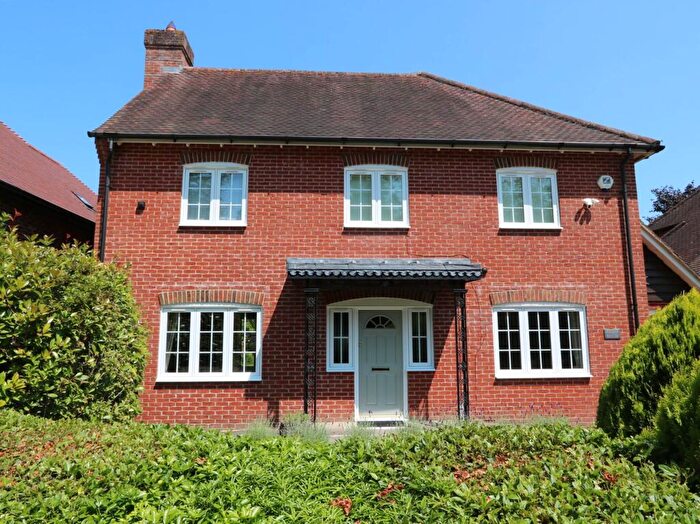 4 Bedroom Detached House For Sale In Upper Basildon, RG8