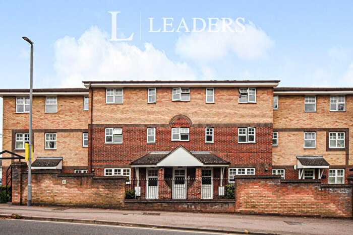 2 Bedroom Flat To Rent In Earls Meade, Luton, Bedfordshire, LU2