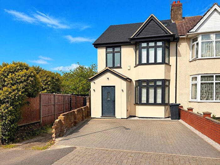 Studio To Rent In , Wood Close, Kingsbury, NW9