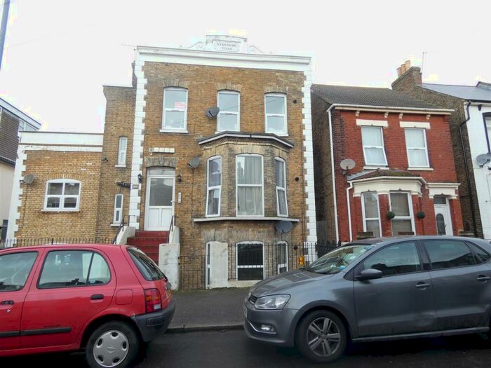 2 Bedroom Flat To Rent In South Eastern Road, Ramsgate, CT11