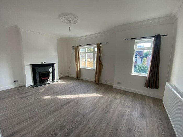 2 Bedroom Flat To Rent In Park Grove, Bromley, BR1