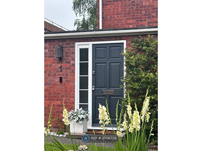 2 Bedroom Maisonette To Rent In Page Meadow, London, NW7