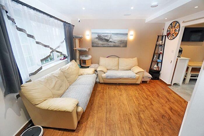 2 Bedroom Semi-Detached House For Sale In Hawthorne Road, High Wycombe, HP13
