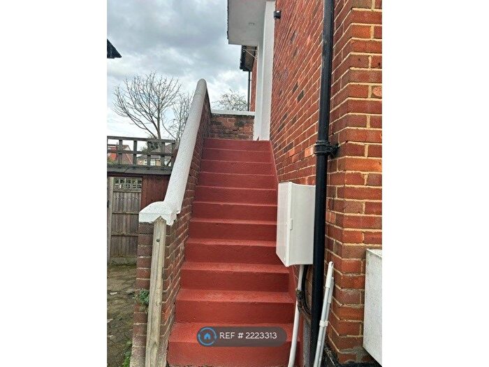 2 Bedroom Maisonette To Rent In Cavendish Avenue, London, W13