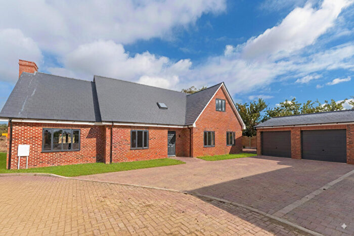 4 Bedroom Detached House For Sale In Sabre Close, Felsted, Dunmow, Essex, CM6