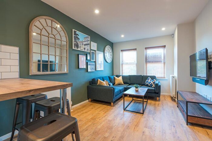 4 Bedroom Terraced House To Rent In Larkdale Street, Nottingham, NG7