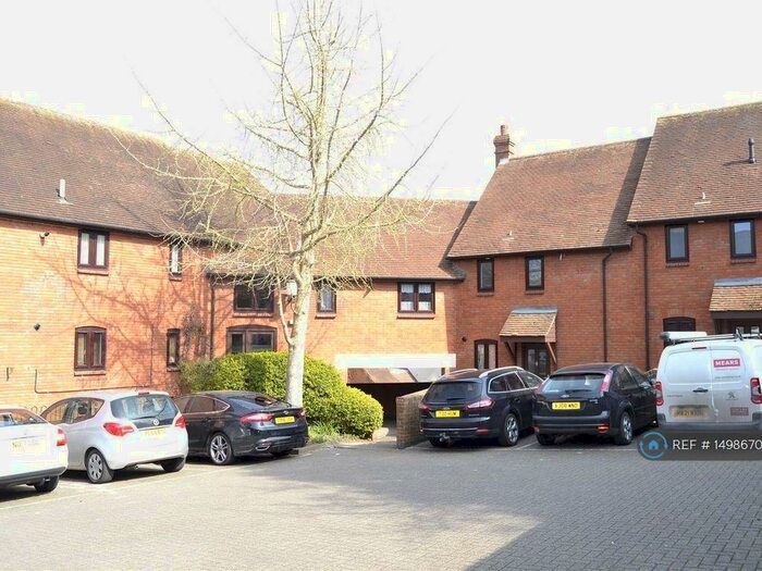 2 Bedroom Flat To Rent In East Stockwell Street, Colchester, CO1