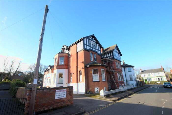 1 Bedroom Apartment To Rent In Argyle Road, Reading, Berkshire, RG1