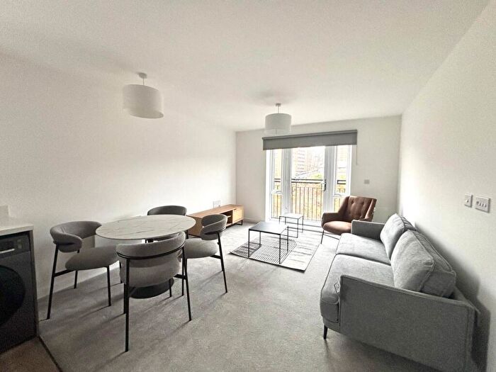 2 Bedroom Apartment To Rent In Greensfield Close, Gateshead, NE8