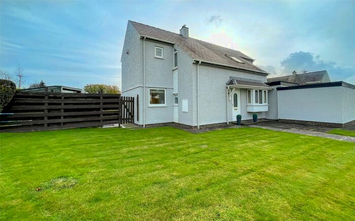 4 Bedroom Detached House For Sale In Bryn Teg, Llansadwrn, Isle Of Anglesey, LL59