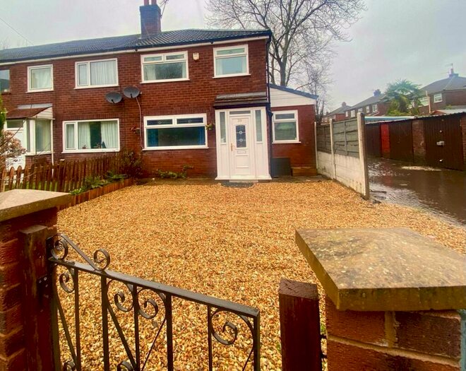 2 Bedroom End Of Terrace House To Rent In Mallory Avenue, Ashton Under Lyne, OL7