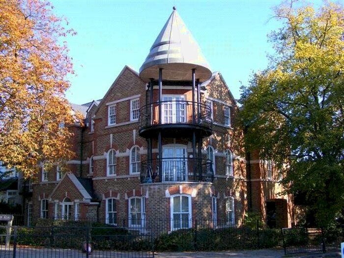 2 Bedroom Property To Rent In Station Road, Loughton, Essex, IG10