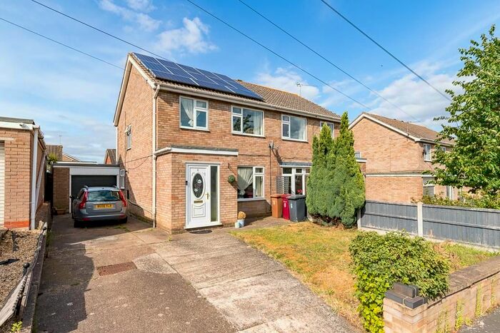 3 Bedroom Semi-Detached House To Rent In Rossall Close, Bottesford, Scunthorpe, DN16