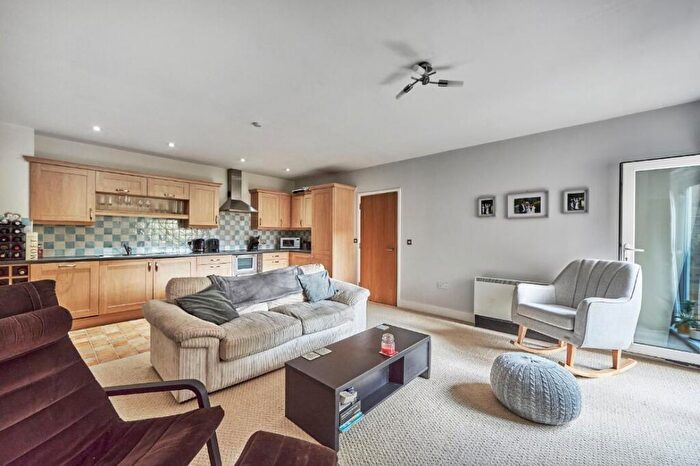 2 Bedroom Apartment To Rent In Camp Road, St. Albans, Hertfordshire, AL1