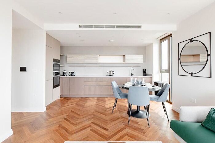 2 Bedroom Flat To Rent In Saxon House, Kings Road Park, London, SW6