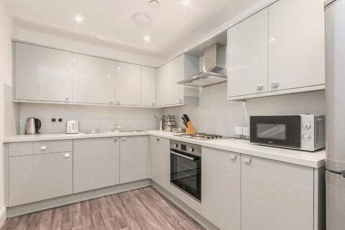 3 Bedroom Flat To Rent In Forrest Road, Old Town, Edinburgh, EH1