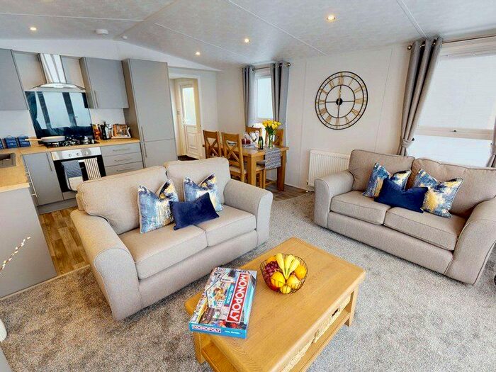 2 Bedroom Mobile/park Home For Sale In Maesmawr Farm Resort, Moat Lane, Caersws, Powys, SY17