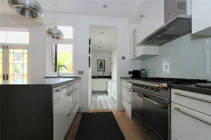 4 Bedroom Terraced House To Rent In Burlington Road, Muswell Hill, N10