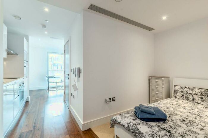 Studio To Rent In Duckman Tower, Canary Wharf, London, E14