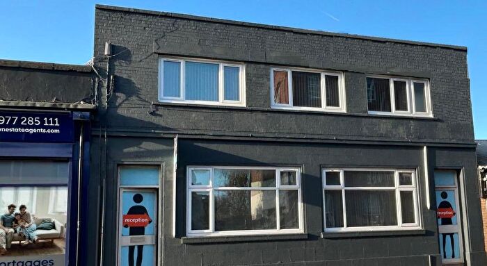 1 Bedroom Flat To Rent In Bank Street, Castleford, WF10