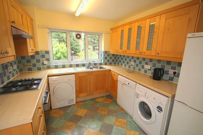 3 Bedroom Flat To Rent In Maple Road, Surbiton, KT6