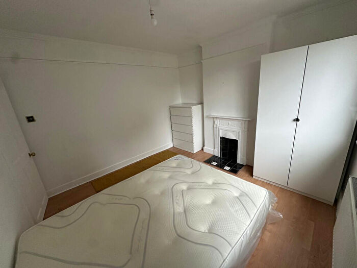 1 Bedroom Flat To Rent In Hill Road, London, CR4