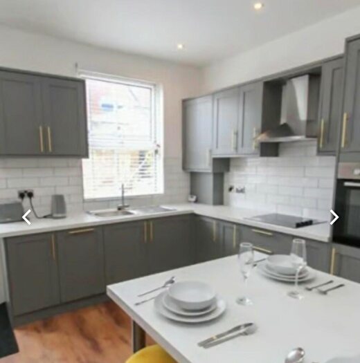 5 Bedroom Terraced House To Rent In Wetherby Grove, Leeds, West Yorkshire, LS4