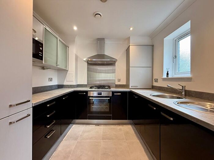2 Bedroom Flat To Rent In Southend Road, BR3