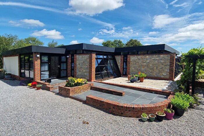4 Bedroom Detached House For Sale In Chart Hill Road, Staplehurst, Kent, TN12