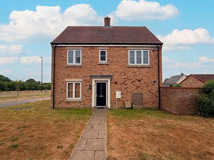 4 Bedroom Semi-detached House For Sale In Howgate Drive, Eastfield, YO11