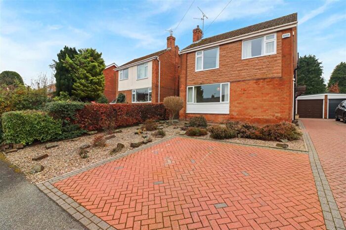 2 Bedroom Detached House To Rent In Belvedere Close, Somersall, S40
